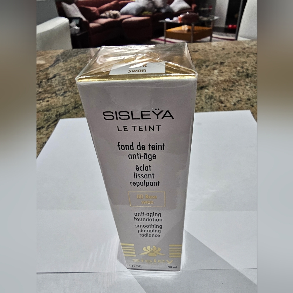 Sisley Paris anti aging foundation
